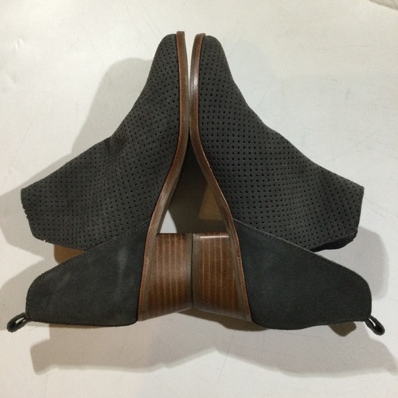 Dolce Vita Size 6 Kaidie Comfortable Casual Suede Ankle Boots In Gray - Picture 5 of 9